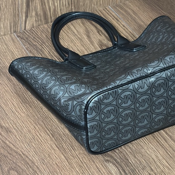 🔥🔥🔥Michael Kors Jodie Small Logo Jacquard Tote Bag🔥🔥🔥 - Picture 9 of 16